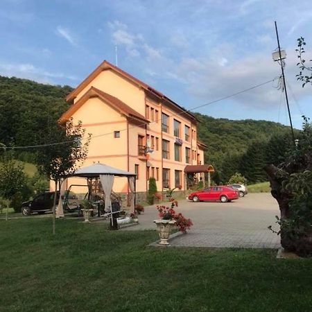 Pensiunea " La Papa" Huta Certeze Exterior foto