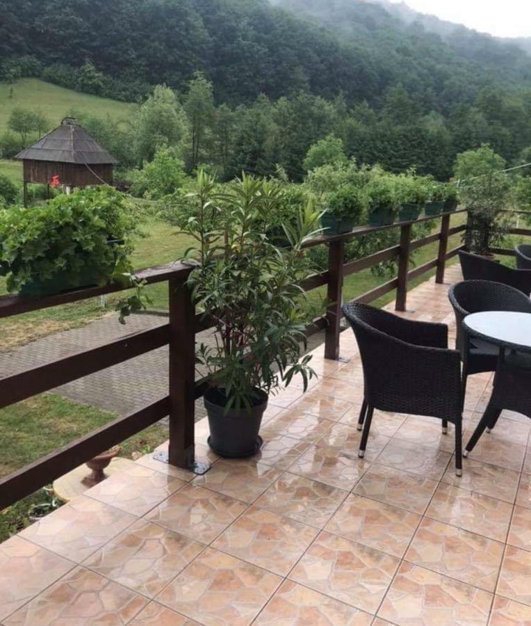 Pensiunea " La Papa" Huta Certeze Exterior foto
